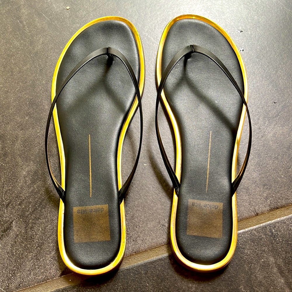 Dolce Vita sandals 🩴 with Gold and black
